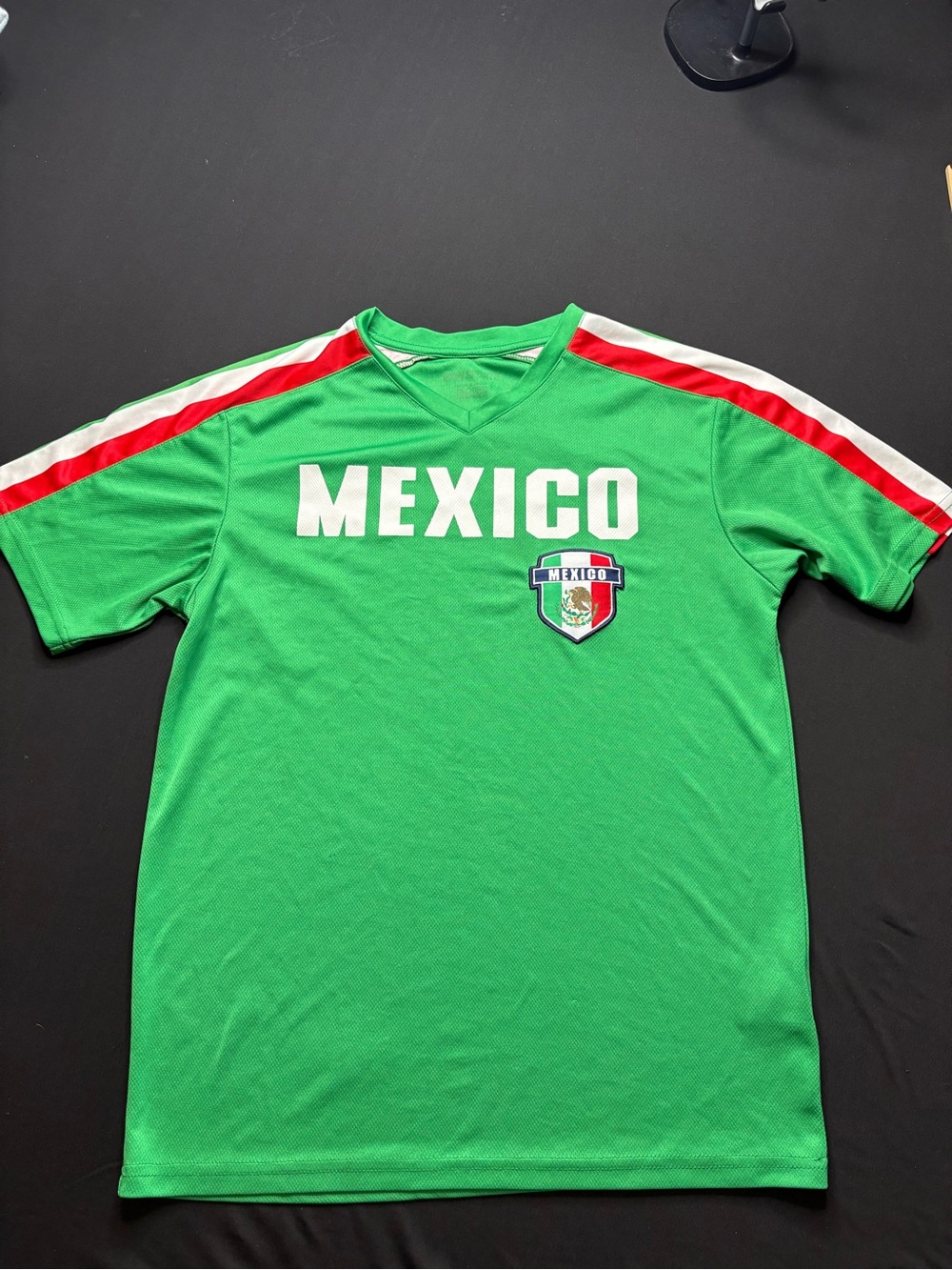 Mexico Green Kids' Soccer Jersey with Red & White Stripe Men’s size S